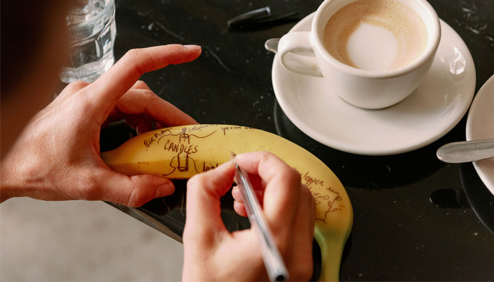 Anne Ditmeyer, carthographier un moment de sa vie... sur une banane !